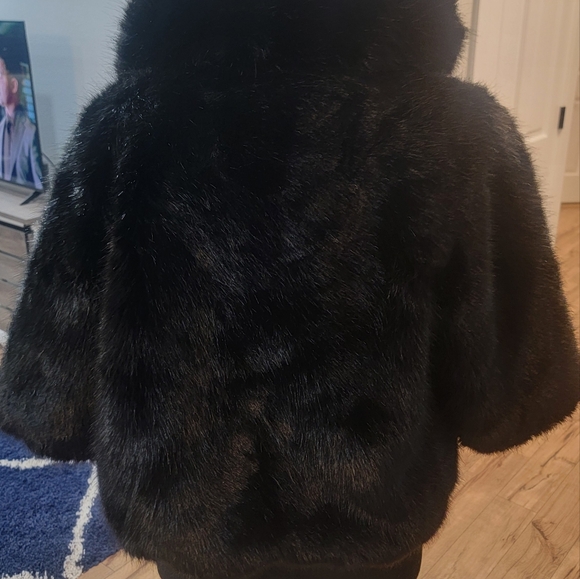 Black GLINT Faux Fur (M/L) - Picture 4 of 6